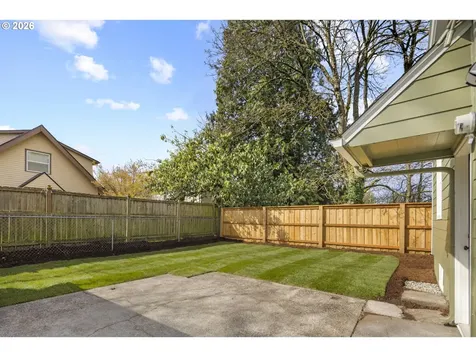 1224 NE Roselawn Street Portland OR 97211
