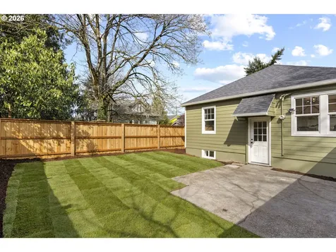 1224 NE Roselawn Street Portland OR 97211