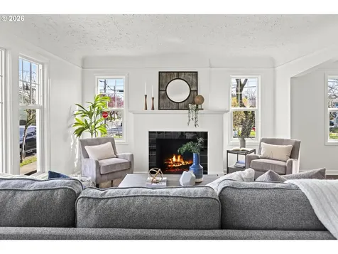 1224 NE Roselawn Street Portland OR 97211