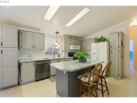 281 Heavenly Court Sutherlin OR 97479