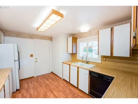 13039 NE Schuyler Street Portland OR 97230