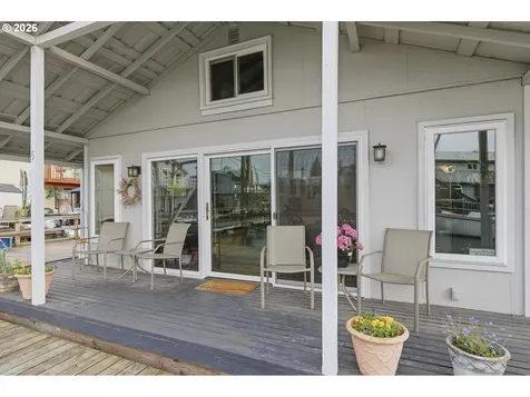 535 NE Bridgeton Road Portland OR 97211