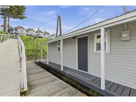 535 NE Bridgeton Road Portland OR 97211