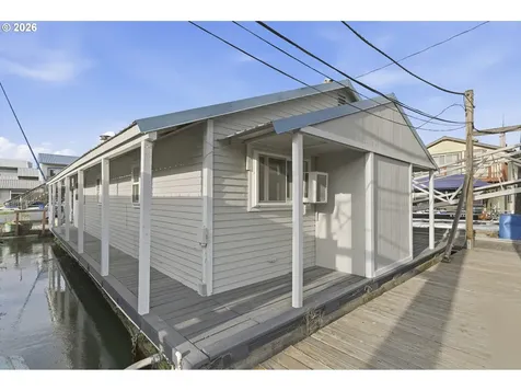 535 NE Bridgeton Road Portland OR 97211