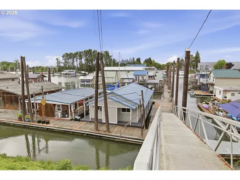 535 NE Bridgeton Road Portland OR 97211