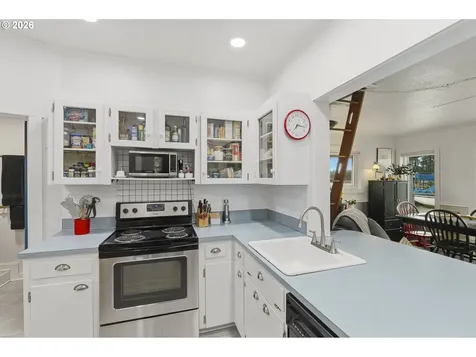 535 NE Bridgeton Road Portland OR 97211