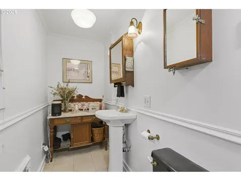 535 NE Bridgeton Road Portland OR 97211