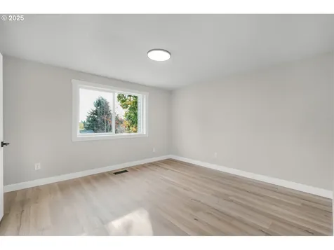 2412 NW 111th Street Vancouver WA 98685