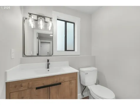 2412 NW 111th Street Vancouver WA 98685