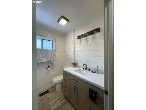475 Burnham Avenue Maupin OR 97037