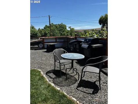 475 Burnham Avenue Maupin OR 97037