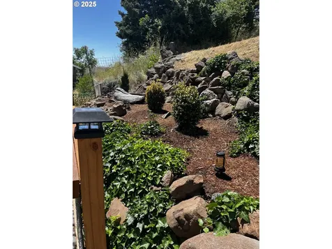 475 Burnham Avenue Maupin OR 97037