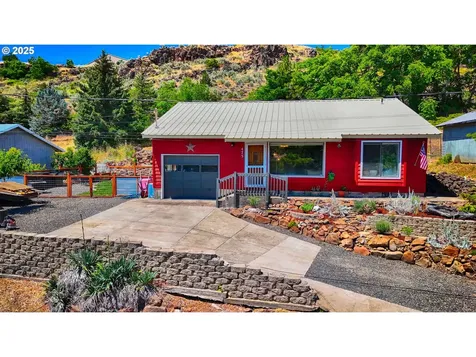 475 Burnham Avenue Maupin OR 97037