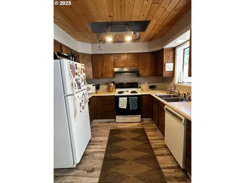 475 Burnham Avenue Maupin OR 97037