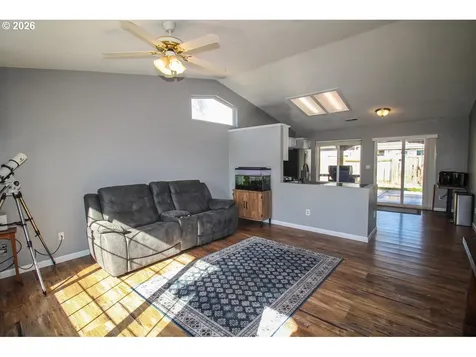 312 S Magnolia Street Cornelius OR 97113