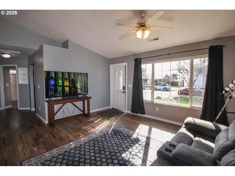 312 S Magnolia Street Cornelius OR 97113