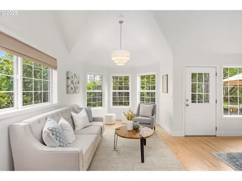 2232 SW Vacuna Street Portland OR 97219