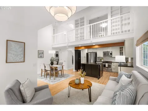 2232 SW Vacuna Street Portland OR 97219