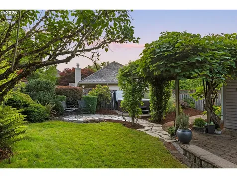 2232 SW Vacuna Street Portland OR 97219