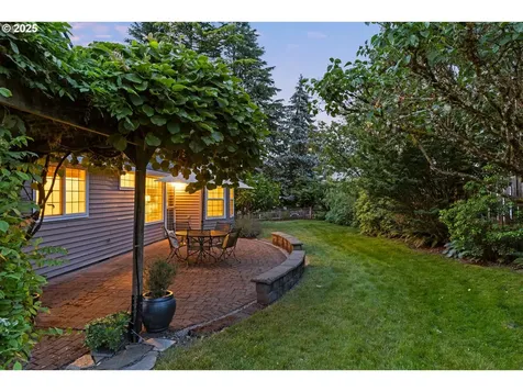 2232 SW Vacuna Street Portland OR 97219