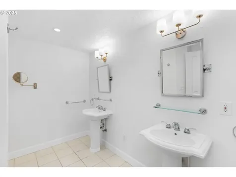 2232 SW Vacuna Street Portland OR 97219
