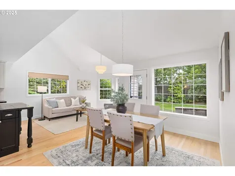 2232 SW Vacuna Street Portland OR 97219