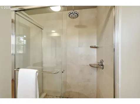 7135 SW Brenne Lane Portland OR 97225