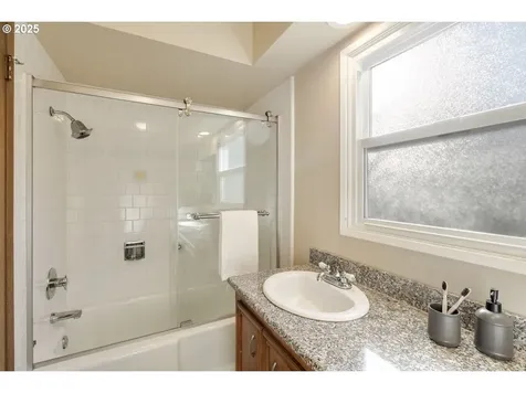 7135 SW Brenne Lane Portland OR 97225