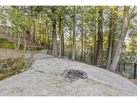 7135 SW Brenne Lane Portland OR 97225