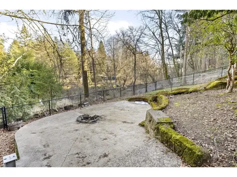 7135 SW Brenne Lane Portland OR 97225