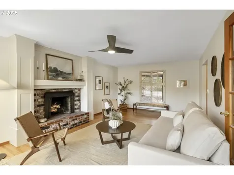 7135 SW Brenne Lane Portland OR 97225