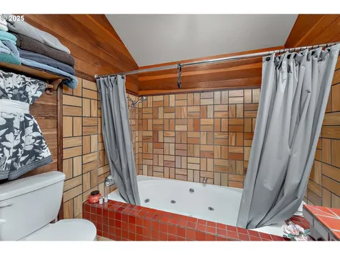 916 NE Malheur Avenue Roseburg OR 97470