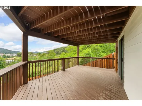 916 NE Malheur Avenue Roseburg OR 97470