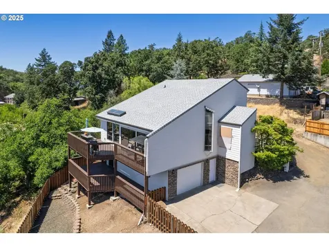 916 NE Malheur Avenue Roseburg OR 97470