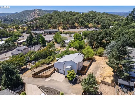 916 NE Malheur Avenue Roseburg OR 97470