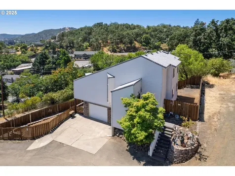 916 NE Malheur Avenue Roseburg OR 97470