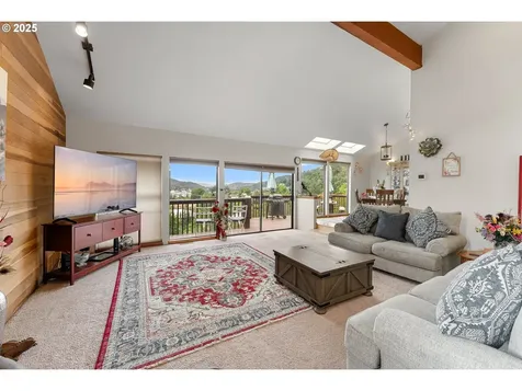 916 NE Malheur Avenue Roseburg OR 97470