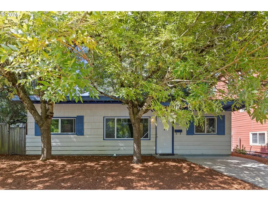 3835 SE 32nd Avenue Portland OR 97202