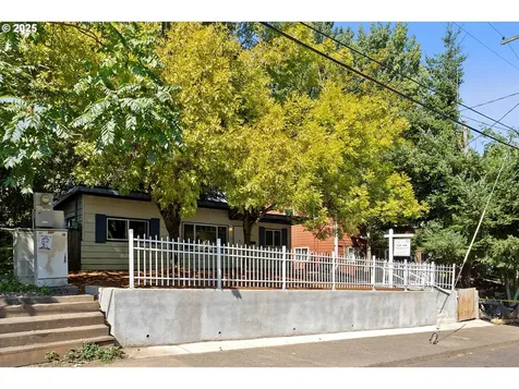3835 SE 32nd Avenue Portland OR 97202