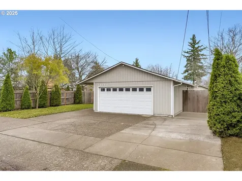 10222 SE Long Street Portland OR 97266