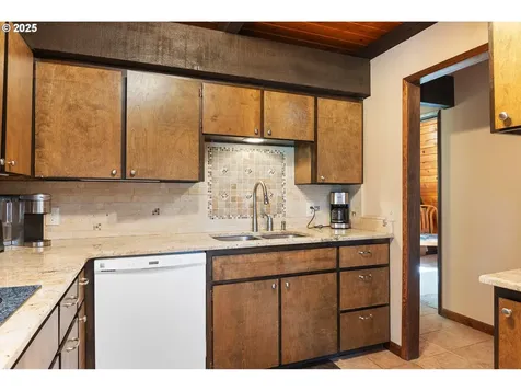26915 Hammond Road Rainier OR 97048