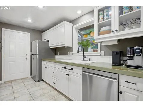 7515 SE 103rd Avenue Portland OR 97266