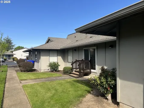 12724 SE Stark Street Portland OR 97233