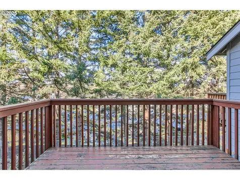 21585 NE Willow Glen Road Fairview OR 97024