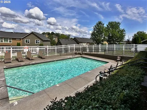 21585 NE Willow Glen Road Fairview OR 97024