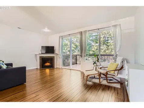 21585 NE Willow Glen Road Fairview OR 97024