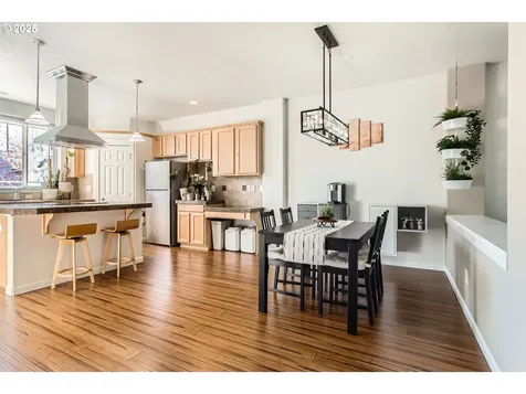 21585 NE Willow Glen Road Fairview OR 97024