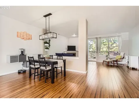 21585 NE Willow Glen Road Fairview OR 97024