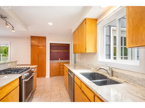 1444 Russet Drive Eugene OR 97401