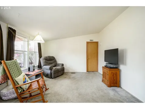 119 NW Sherman Street Sheridan OR 97378